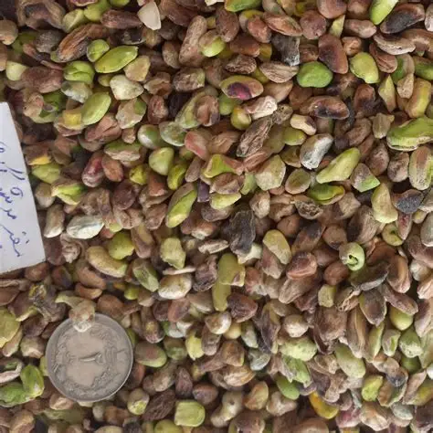 مغز پسته گندمی کال درجه 2